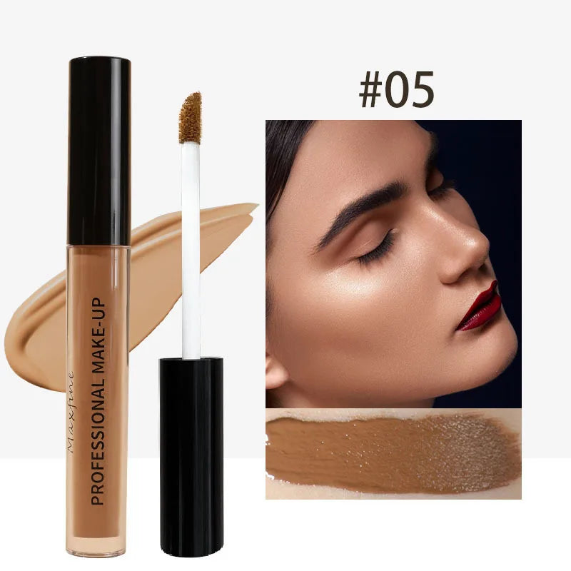 Concealer liquid pen covers and modifies blemishes spots acne marks facial make-up and brightens skin tone